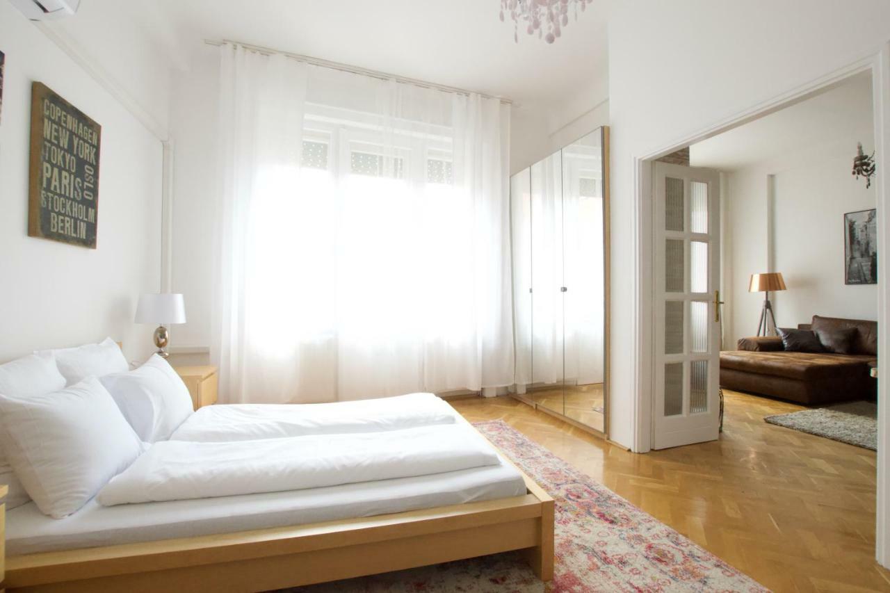 Standard Apartment by Hi5 - Madách Imre 1 Budapest Esterno foto